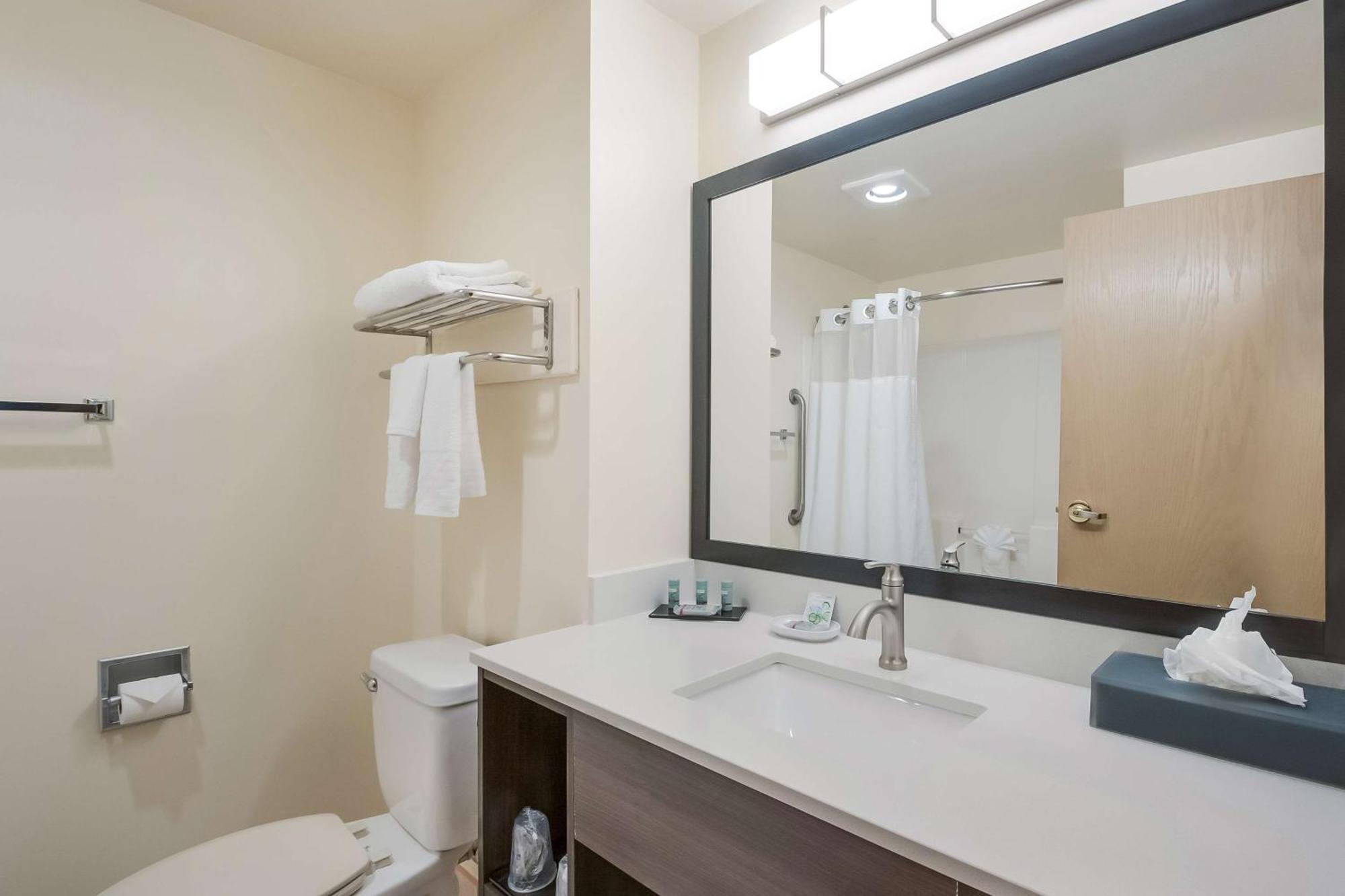 Surestay Plus Hotel By Best Western Seatac Airport Exterior photo