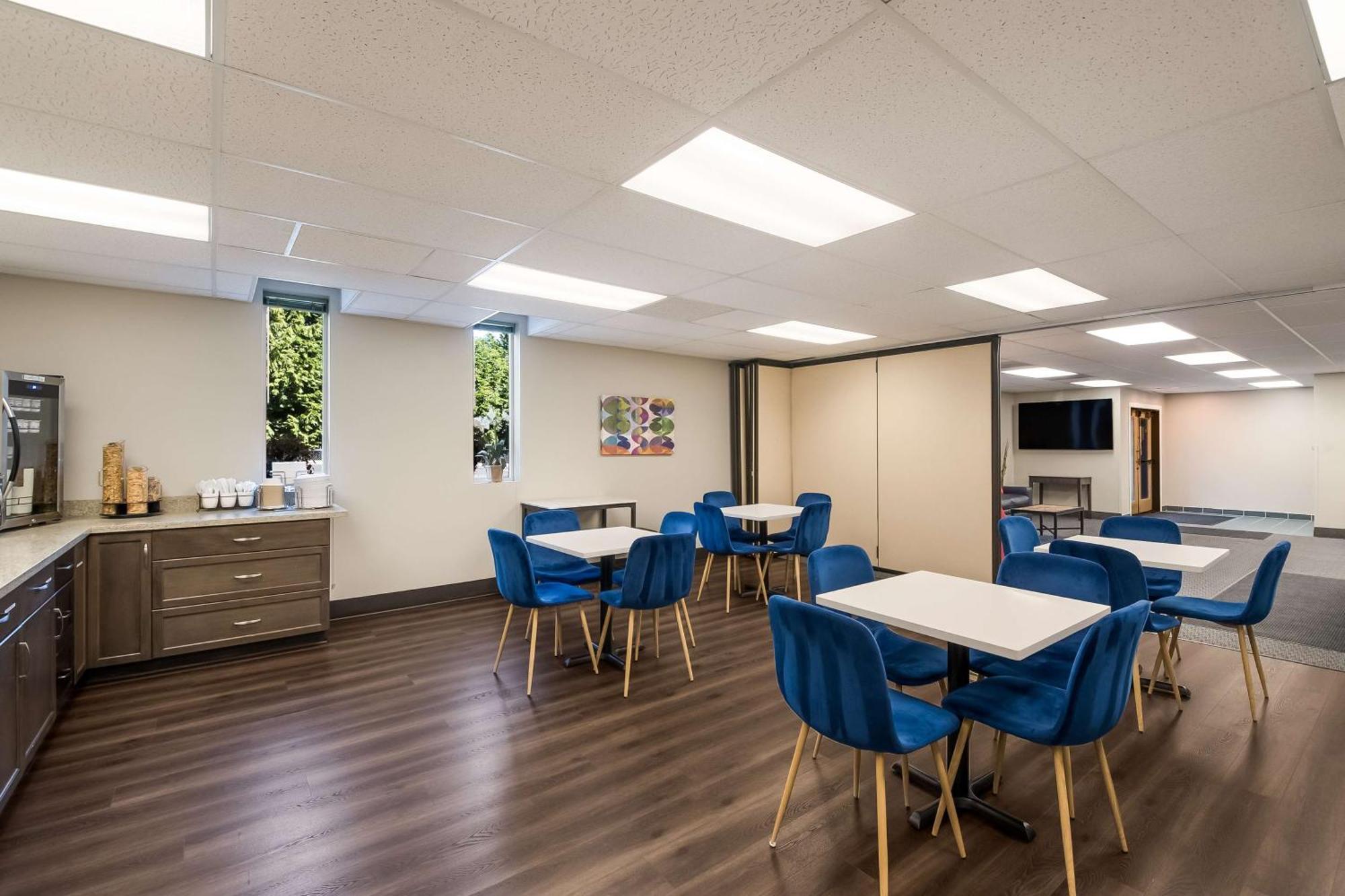 Surestay Plus Hotel By Best Western Seatac Airport Exterior photo